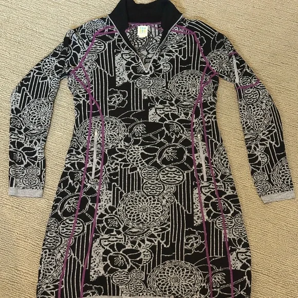 Title Nine - Merino Wool Patterned Women's Long Sleeve Dress - Picture 1 of 8